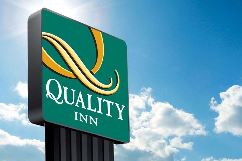 Quality Inn Albuquerque East I-40 Juan Tabo Exit Eksteriør billede