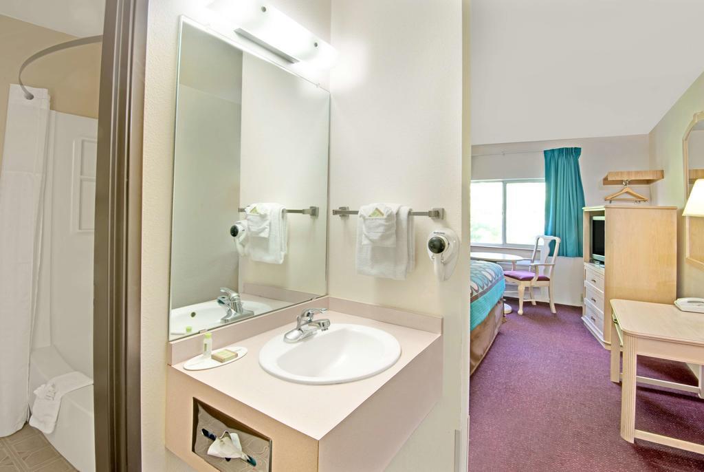 Quality Inn Albuquerque East I-40 Juan Tabo Exit Eksteriør billede